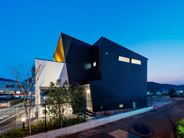 cs-facade01.jpg